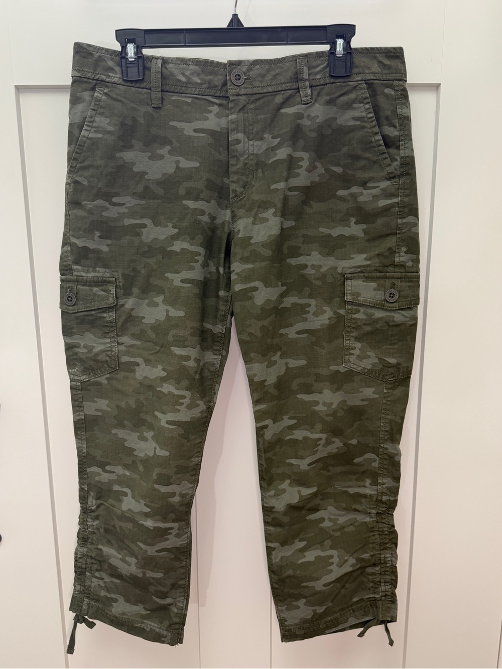 NWOT Eddie Bauer Olive Camo Cargo Pants